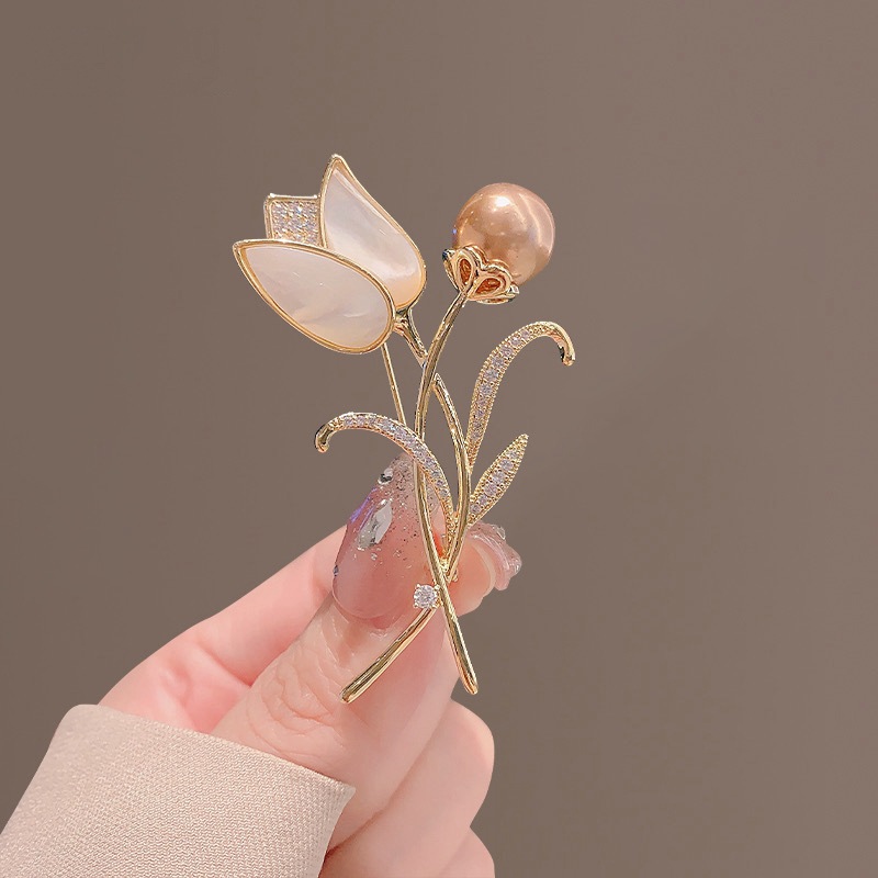 Exquisito tulipán mujeres de alto grado perla cristal ramillete elegante flor chal hebilla pin abrigo traje broche