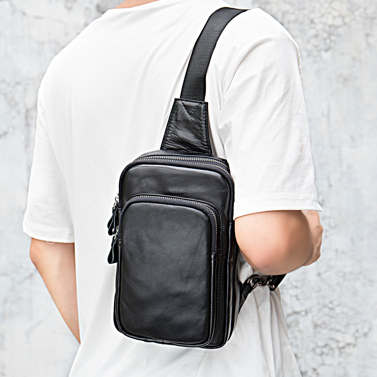 Genuine Leather Men's Vertical Chest Bag, Men's Casual Sports Crossbody Bag, Vintage Top-Layer Cowhide Shoulder Bag, Trendy