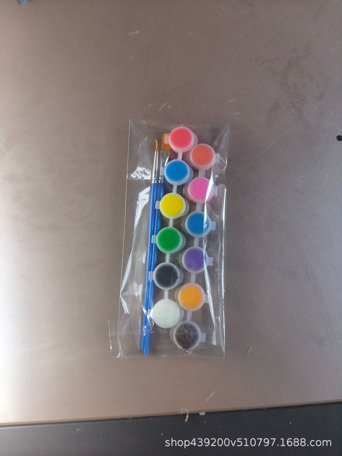 Puesto de actividades al por mayor Muñecas de yeso pintadas para niños Bolsas independientes Diy Graffiti 61 Día del niño Regalos para estudiantes