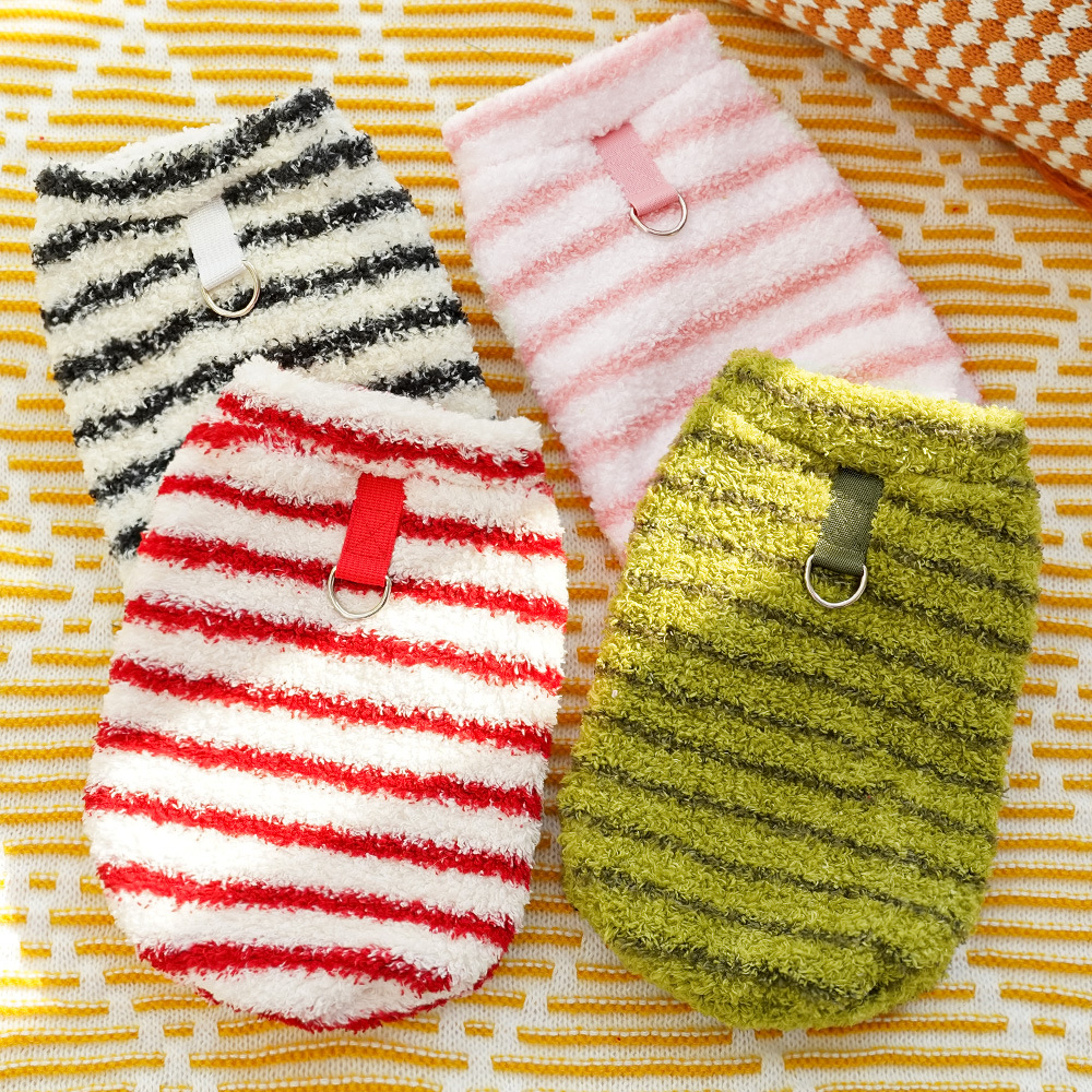 Año Nuevo ropa de mascotas invierno peluche perros dorados gatos rayas corky Fato pie bajo artículos para gatos chaleco de perro