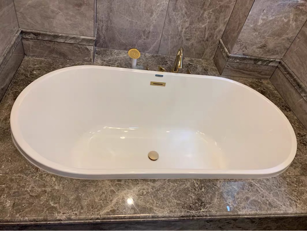 Integrado bañera de acrílico hogar adulto bañera Oval pequeño apartamento surf bañera ingeniería Hotel