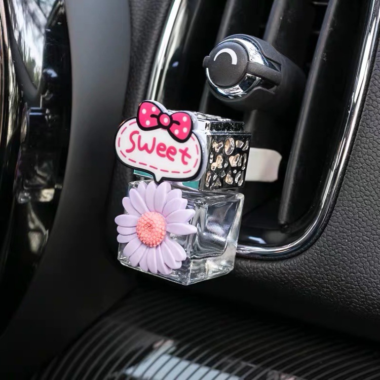 Botella de perfume para automóviles botella vacía auto-agregación aire acondicionado ventilador de salida perfume para automóviles perfume ligero caricatura mujer