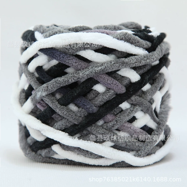 28 black gray white