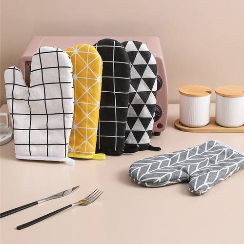 Home anti-scald gloves, kitchen high-temperature resistant microwave oven gloves, oven baking heat-insulating gloves, thick cotton fabric gloves