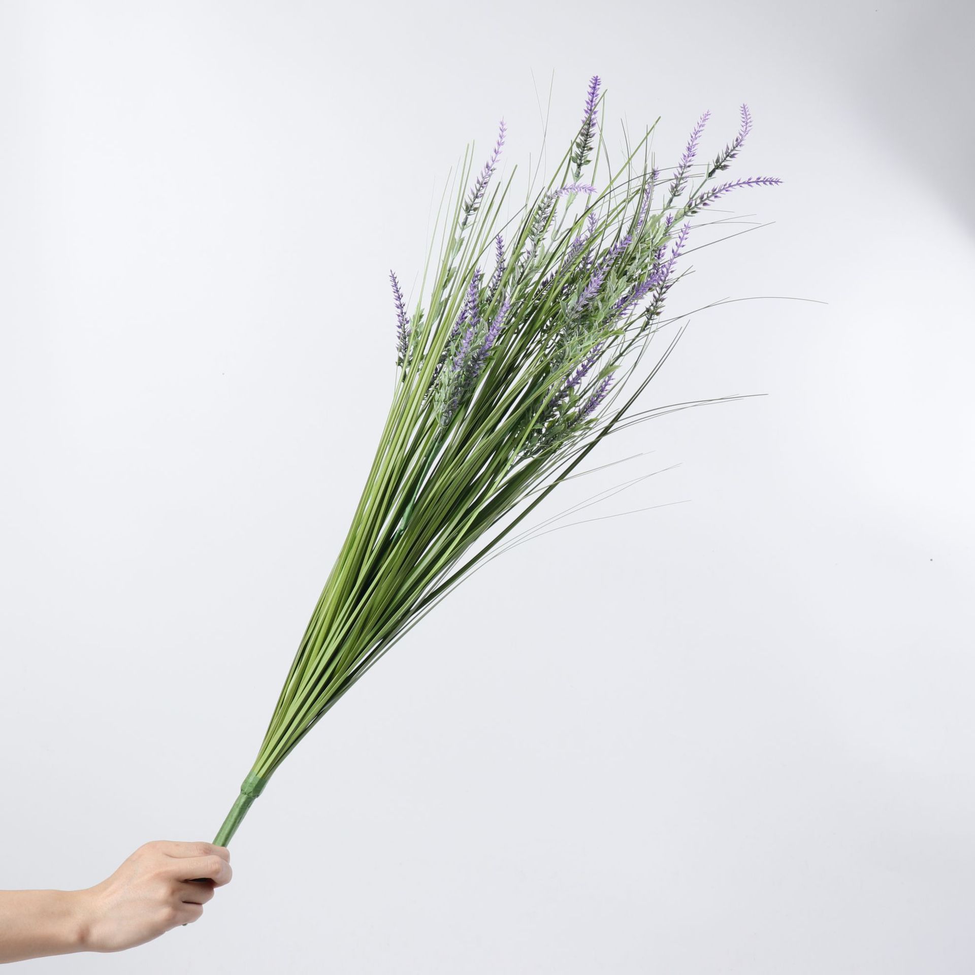 Simulación de plantas verdes, juncos, hierba, cebolla, lavanda púrpura, decoración de interiores, arreglos florales, paisajismo de plantas biónicas