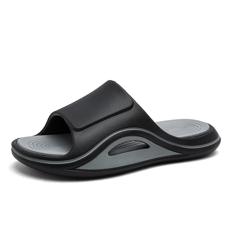 2025 verano nuevo estilo pantuflas de talla grande para hombres que usan la sensación de pisar la mierda, sandalias de playa de tendencia de personalidad coreana para hombres