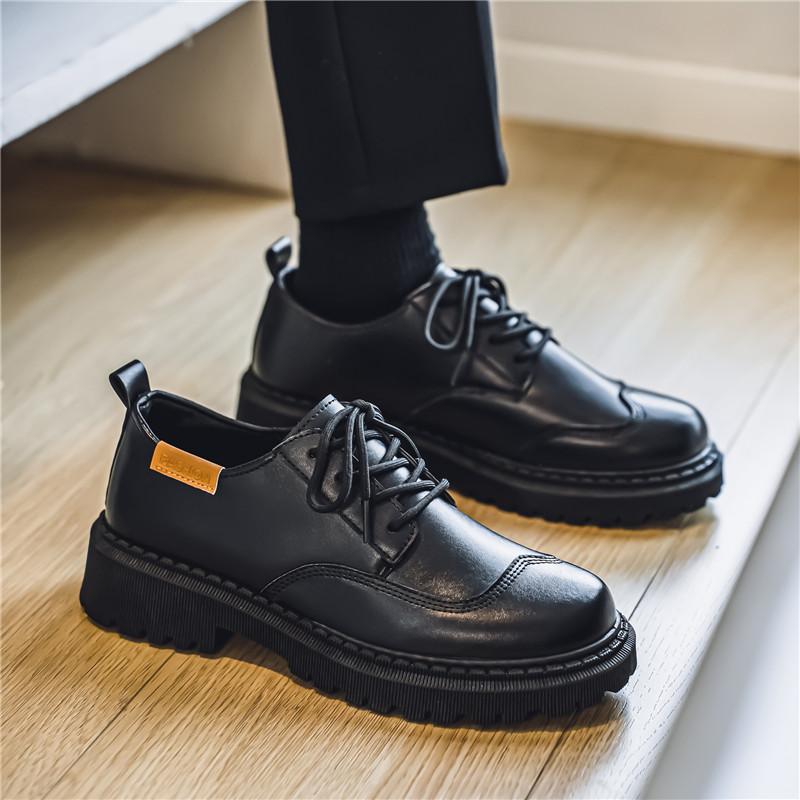 Zapatos de cuero de negocios de otoño nuevos vestidos británicos con suela gruesa aumentada, zapatos casuales negros simples para hombres