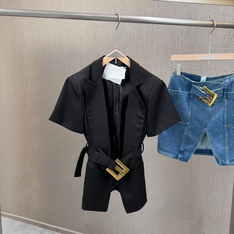2026 Spring/Summer Lapel Short Sleeve Suit Jacket with Large Metal Buckle Belt, Minimalist and Elegant, Versatile Commuting Style