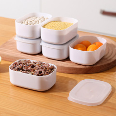 ご飯の玄米と雑穀のご飯は小さい弁当箱を分けて定量的に新鮮に保つことができます。マイクロ波加熱冷凍弁当箱100gグラムです。