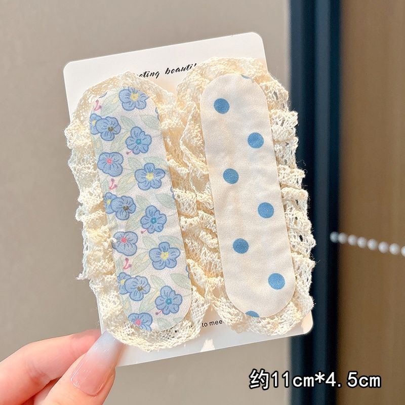 Coreano de borde ancho peinado