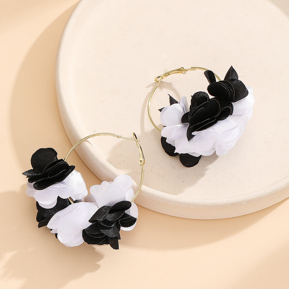 7g Weight Copper Ear Needle Material Earrings Classification 1 Pair Quantity Casual, Street, Shopping Occasion Flower Pattern All Seasons Season Women's Gender Vacation, Bohemian Style 1 Pair Vacation Bohemian Flower Cloth Earrings 11