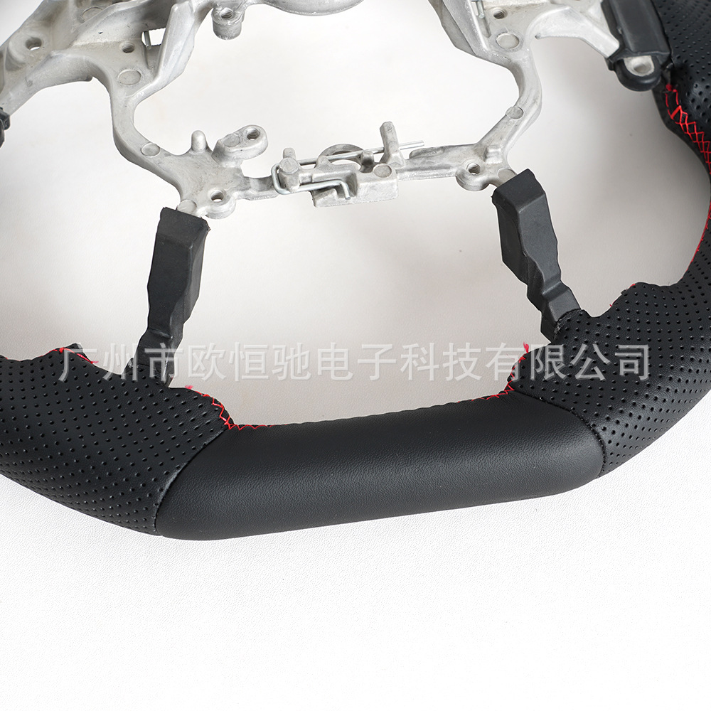 Cross-border hot sale is suitable for Toyota Land Cruiser 16-21 full leather car steering wheel assembly modification