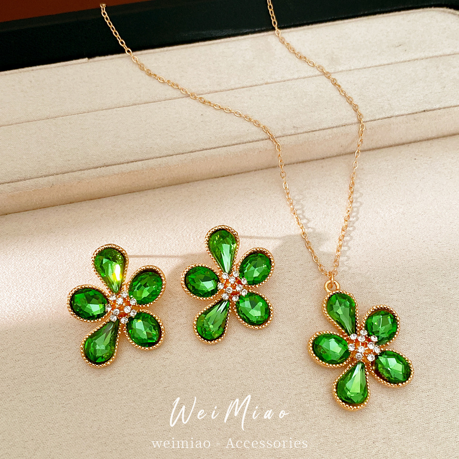Collar verde de flores de diamante ligero de lujo nicho collar de clavícula de alta calidad temperamento conjunto de joyería de moda mujer