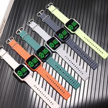 新款潮流情侣LED电手表韩版绿灯简约数字触摸运动学生电子手表