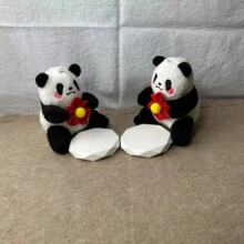 跨境卡通熊猫毛绒玩偶抱花公仔毛绒玩具可爱萌小熊猫挂件生日礼物