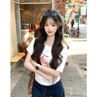 һ�ּ缃�ތ����@�ݶ���t��Ů��ɫ�ְ߽ٴ�֪���@��б������·�