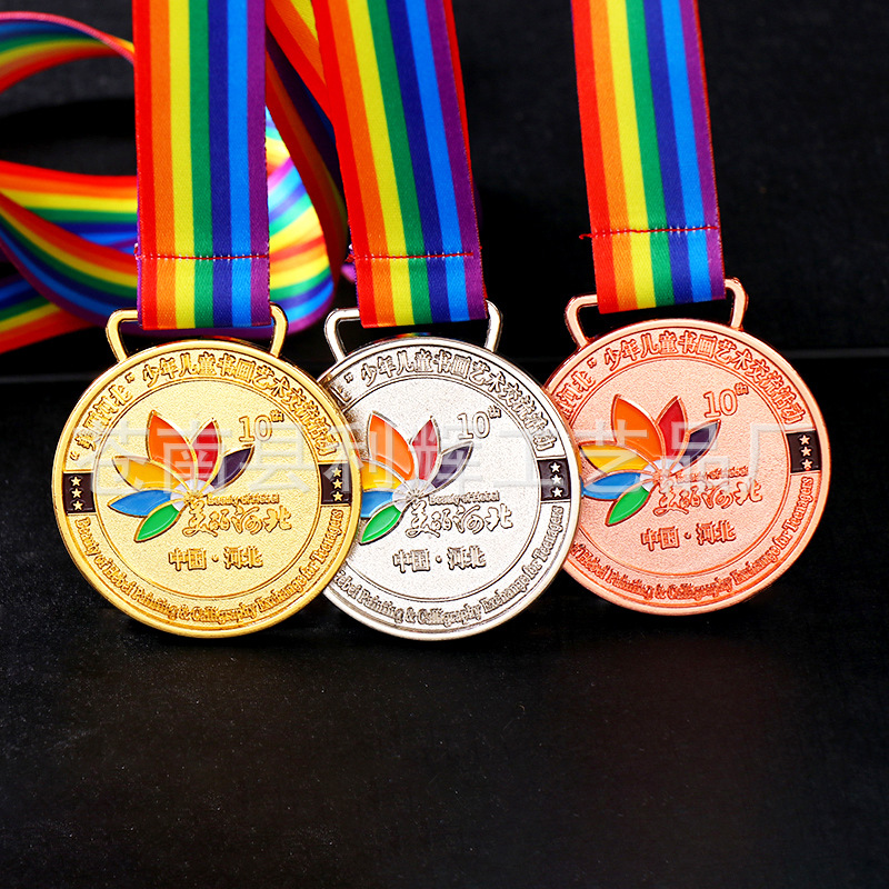 Medalla conmemorativa de metal jardín de infantes oro y plata medalla colgante de cobre juegos de maratón medalla personalización