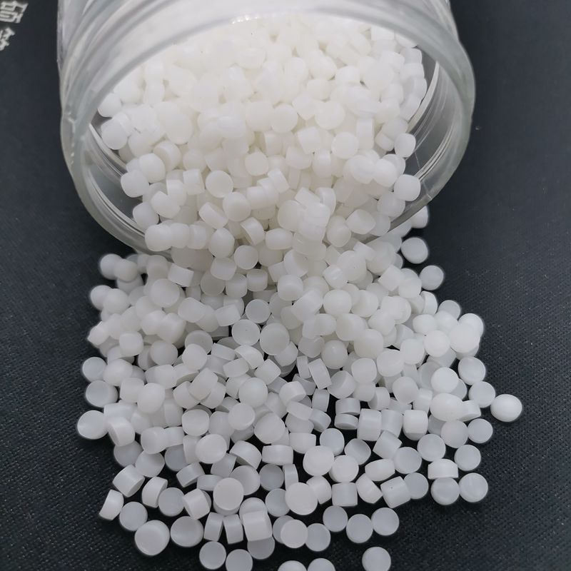 厂家直供 硬质白色PVC插头塑料 60度-110度黑色注塑级PVC塑胶原料