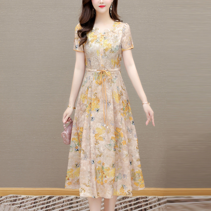 Quality-Guaranteed New Silk Dress with a High-End Feel, Summer New Style That Covers the Body and Makes You Look Slimmer, Mid-Length Dress for Moms Quality-Guaranteed New Silk Dress with a High-End Feel, Summer New Style That Covers the Body and Makes You Look Slimmer, Mid-Length Dress for Moms
