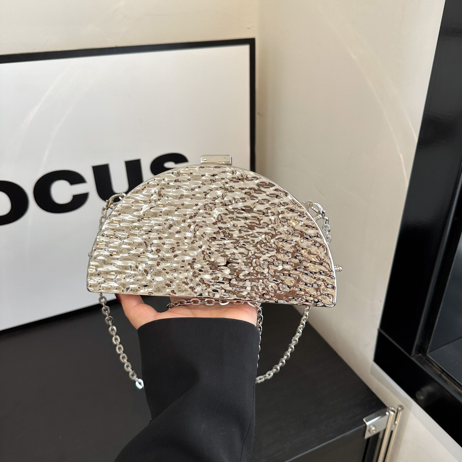 Bolsa de cena de alto nivel transfronterizo estriado cuadrado en forma de ventilador bolsa de mano de mujer fiesta de lujo ligera cadena bolsa de cena