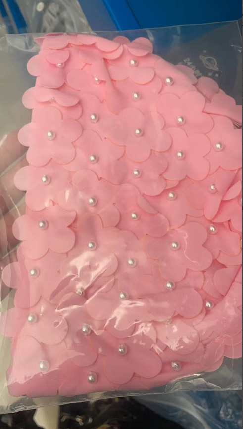 La nueva costura a mano pura perla tridimensional pétalos gorro de natación largo pelo corto caliente primavera mujer gorro de natación fabricantes de Ventas Directas