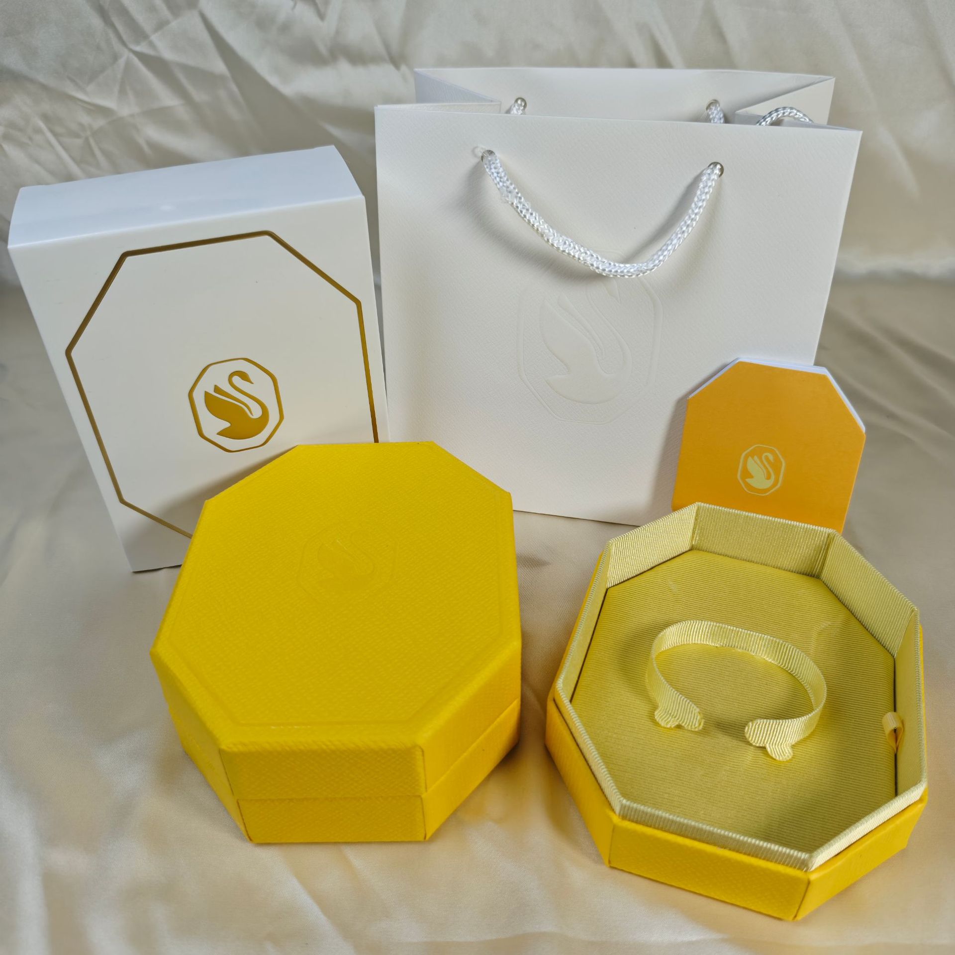 施家新款高端八边黄色蓝色包装盒手链项链手镯耳钉整套厂家直销