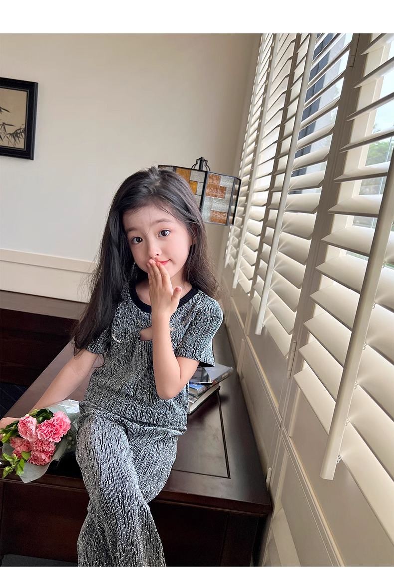 2024 kleidung Koreanische Ausgabe Modische Western Stil Sommer Neue Kollektion kinder Mädchen Bell-Bottom-Hose Zwei_voghion.com