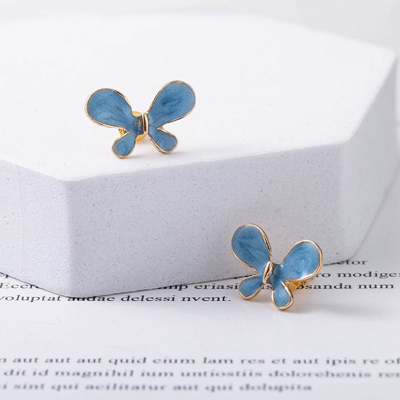 New Korean Retro Butterfly Earrings display picture 4