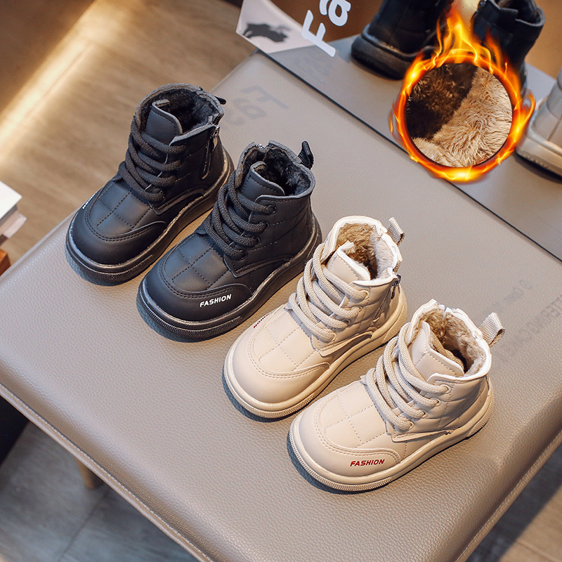 Zapatos de algodón para niños 2023 Invierno nuevas botas de nieve calientes con forro polar botas cortas retro zapatos de bebé para niños botas de algodón para niñas