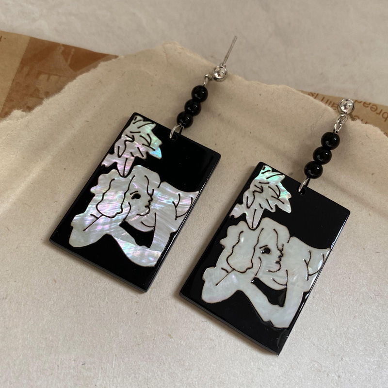 銀の針の黒色の水晶の項の幾何学のピアスの小さい大衆の百合のイヤリングのファッションの気質の軽くて豪華な高級感の耳飾りの卸売り