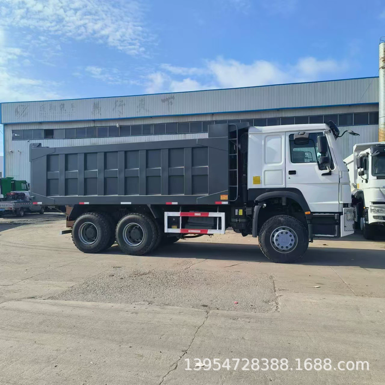 Трансграничный подержанный Sinotruk Haowo 8X4 самосвал конголезский золотой самосвал подержанный тяжелый грузовик Sinotruk