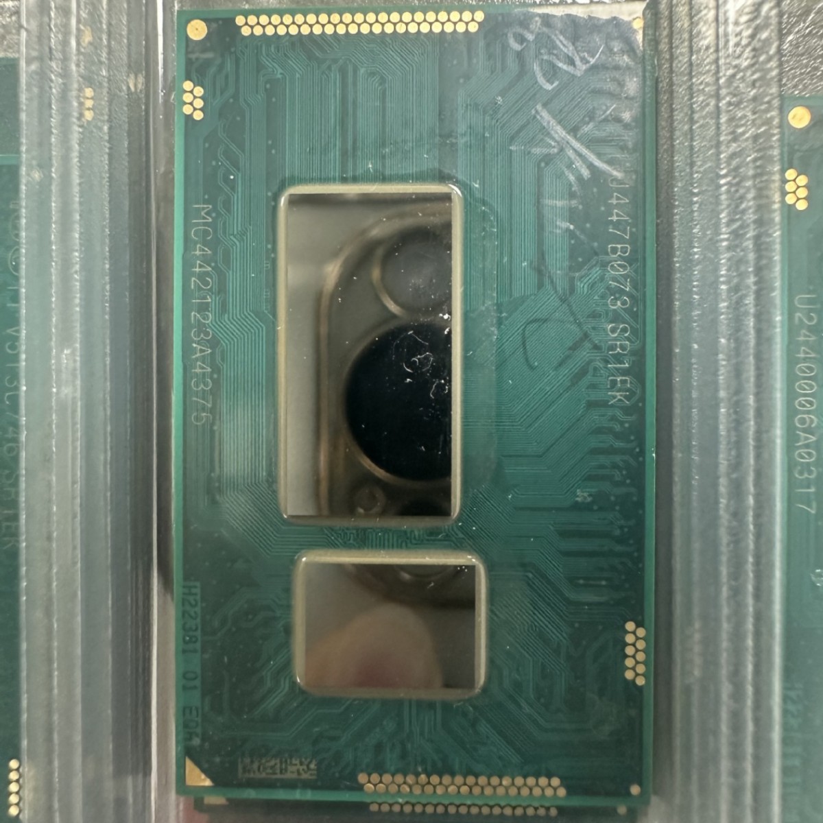 I3-4010U SR16Q I3-4100U	SR16P I3-4030U	SR1EN I3-4005U	SR1EK