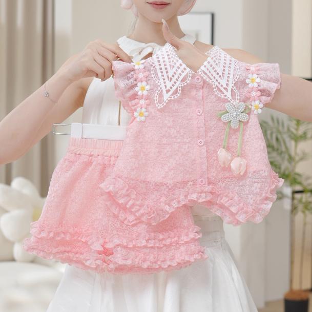 Girls' Summer Outfit 2026 Stylish Baby Girl Set with 3D Floral Lace Collar Top and Lace-Trimmed Shorts Two-Piece Set