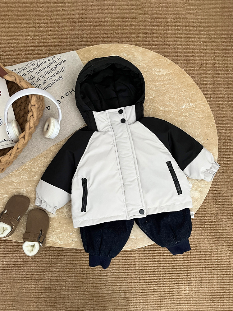Invierno de invierno de niños 2025, nuevo bebé color exterior ligero, chaqueta, chaqueta de moda para bebés