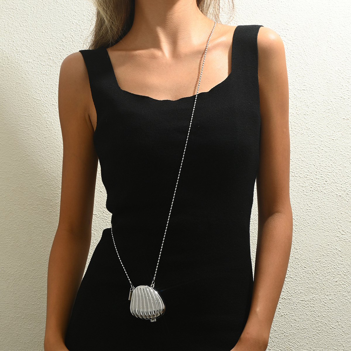 Nuevo suéter accesorios collar de doble propósito Jin Huiyun conchas collar de bolsas de larga inclinación colgante para mujeres