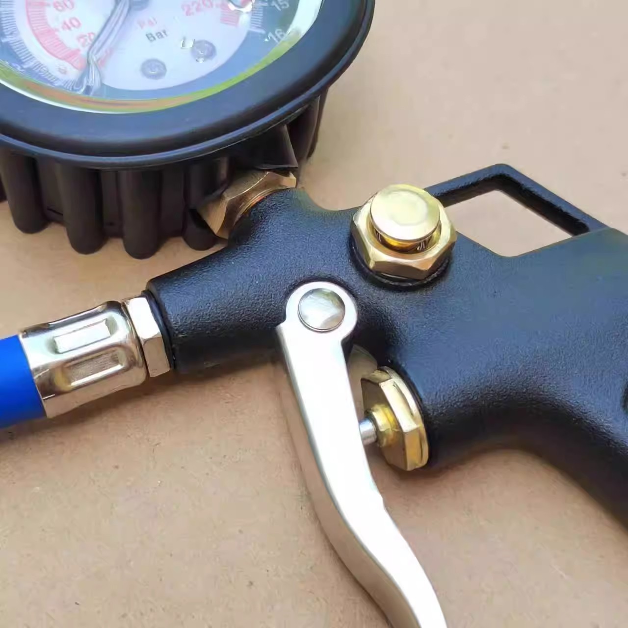 New High-Precision Tire Pressure Gauge, Air Pressure Gauge, Digital Display Pressure Measurement, Car Tire Pressure, Oil-Soaked Tire Pressure Gauge, Air Gun
