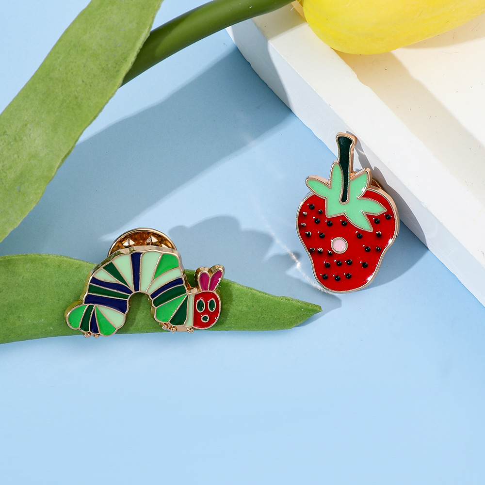4g Weight Brooches Classification Holiday, Daily Occasion Alloy Material Cartoon, Strawberry Pattern Unisex Gender Enamel Design Casual, Cute Style Casual Cute Pin Cartoon Strawberry Alloy Enamel Unisex Brooches 14
