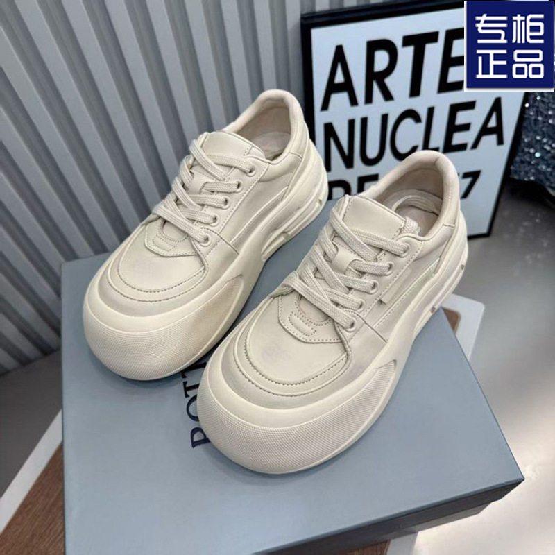 Niche Japanese-Style Hello Kitty Casual Sneakers for Women 2025 New White Shoes Versatile Non-Slip Women's Shoes