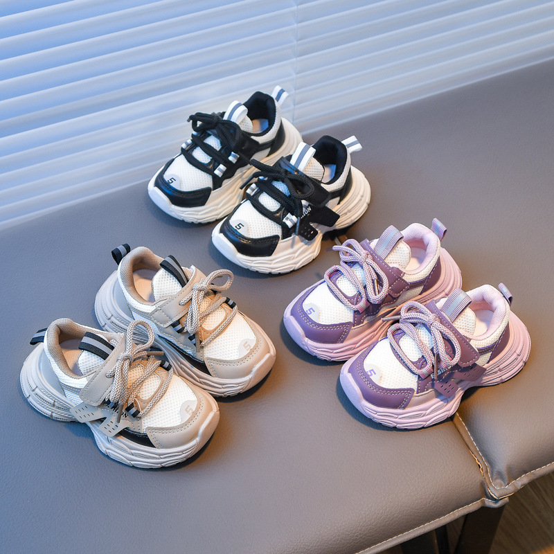 Children's lightweight breathable sneakers for boys