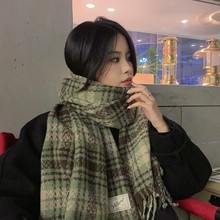 绿色围巾女2025新款秋冬季围脖高级感韩版学生氛围感穿搭加厚保暖