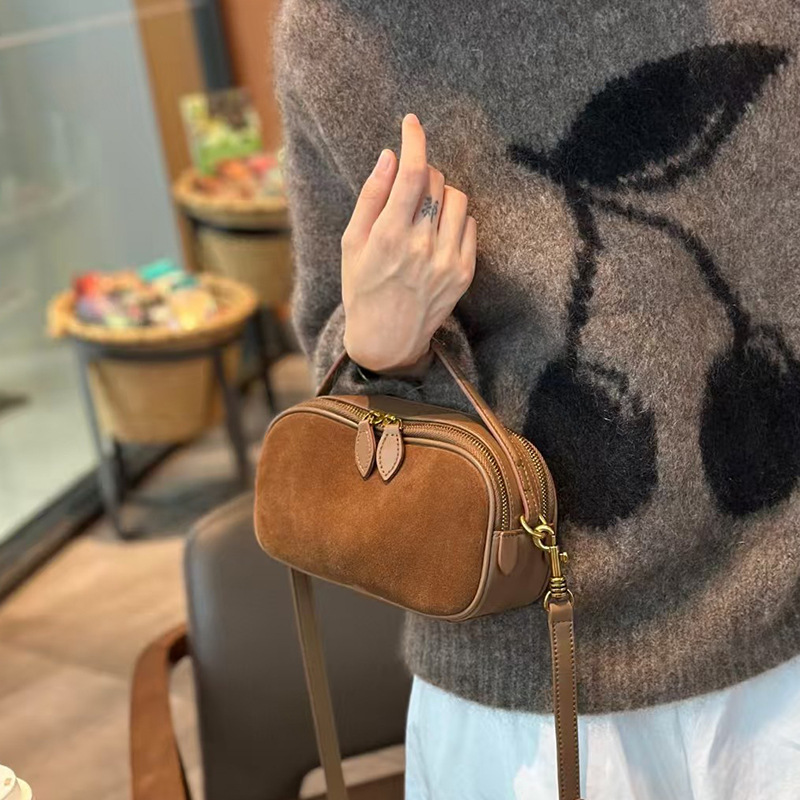 2025 New Genuine Leather Women's Bag Retro Niche Design Crossbody Bag Versatile Luxury Handbag Shoulder Bag - Thumbnail 2