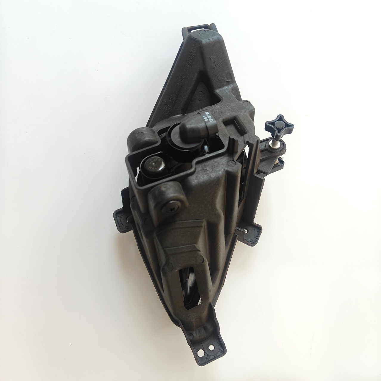 Front fog lamp 8320134001 8320234001 suitable for car Korando front bumper bracket fog lamp batch