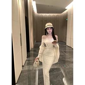 连衣裙;时尚休闲套装;女式衬衫