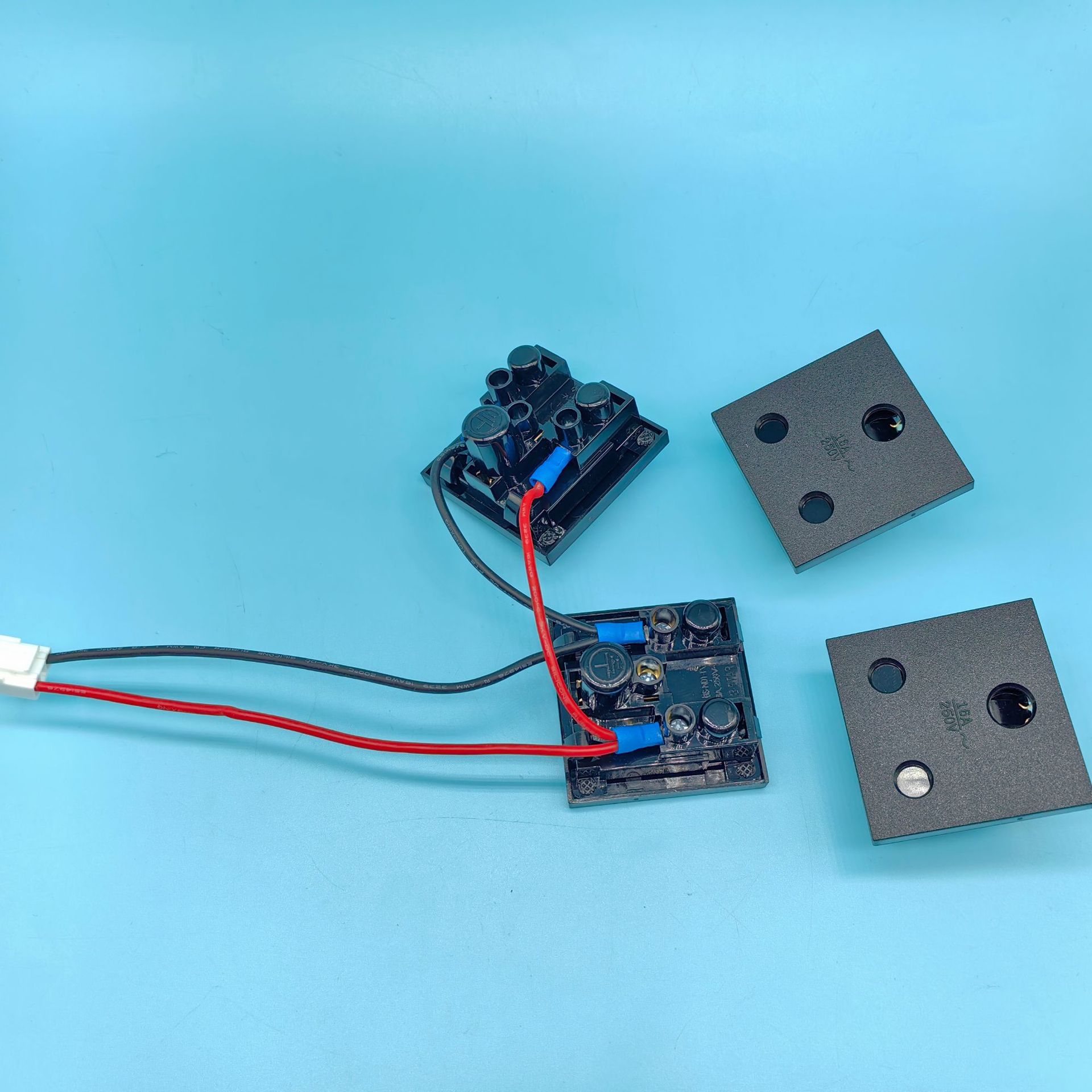 BS-N01-1 大南非 16A250V  储能电源AC插座模块 PDU 逆变器 50*50