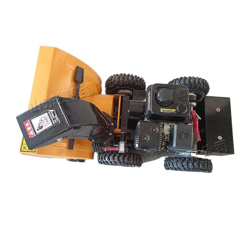 Máquina de lanzamiento de nieve de pista de control remoto autopropulsada máquina de eliminación de nieve de pista tres en uno Tipo de cepillo máquina de eliminación de nieve de carretera de ciudad