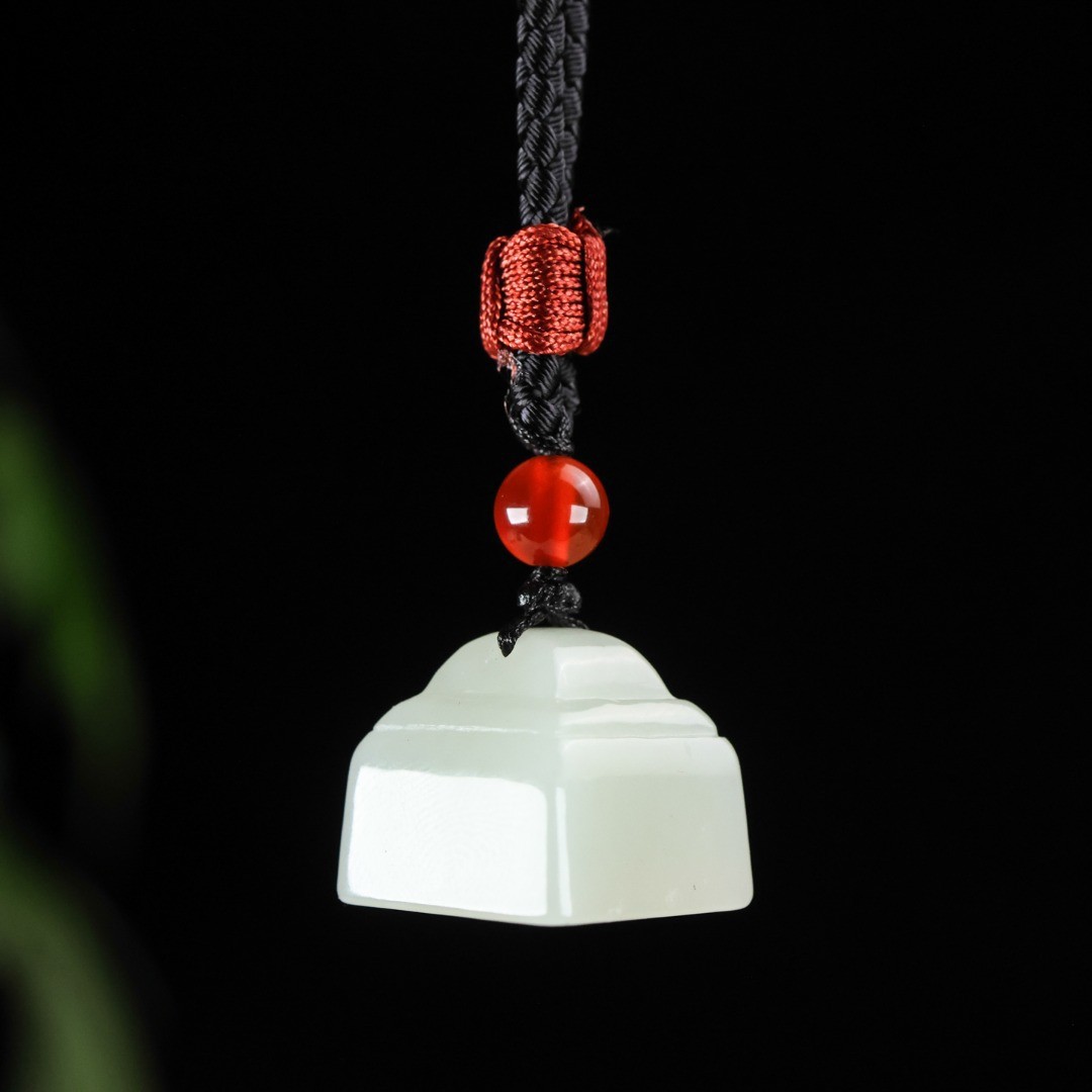 Organic pendant jade for men and women