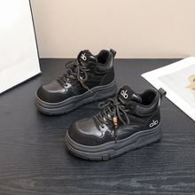 复古真皮松糕鞋女2025冬季新款百搭厚底加绒板鞋高帮休闲保暖女鞋