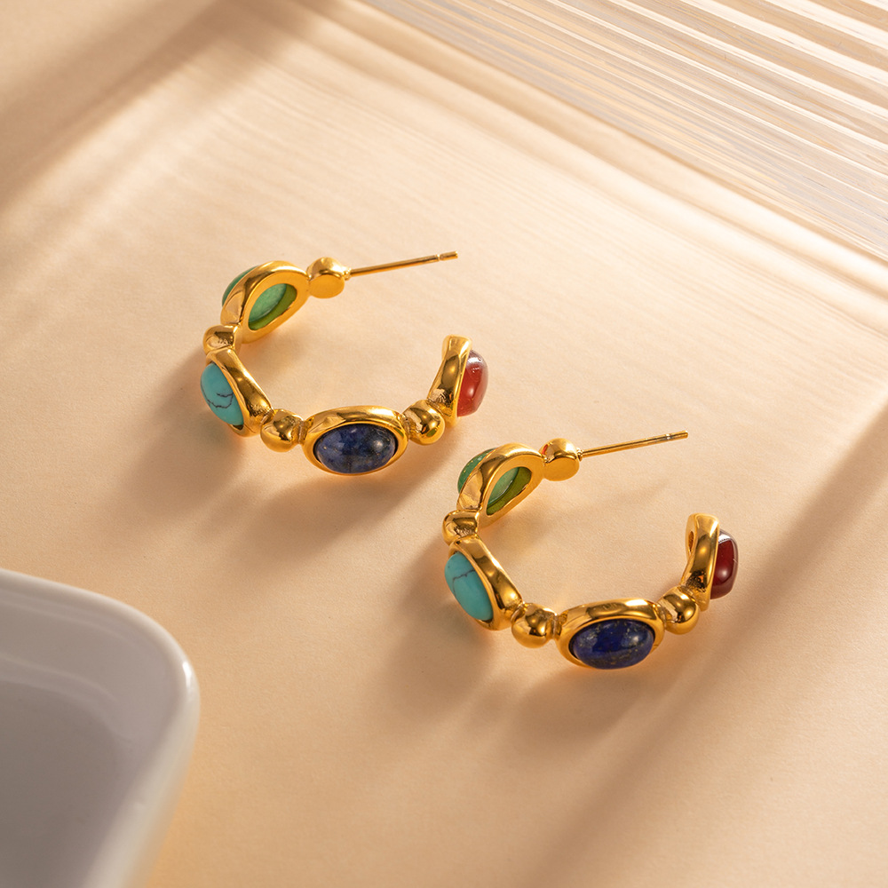 Europeo y americano ins Internet Celebrity 18K chapado en oro de acero inoxidable con incrustaciones de piedra natural en forma de C pendientes de acero inoxidable de moda pendientes de todos los partidos