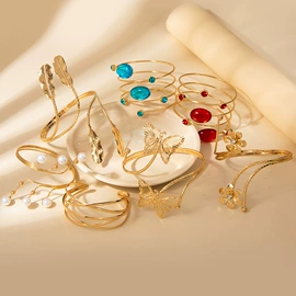 耳环;耳钉;项链