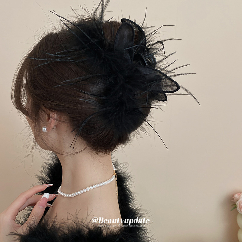 Clip de oreja de conejo de malla de plumas de doble cara otoño e invierno nuevo clip de tiburón de pelo de disco grande de moda accesorios para el cabello de todo fósforo